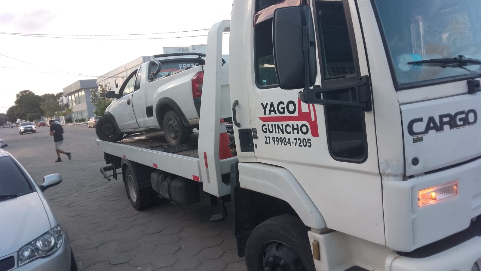 Transporte de caminhonete acidentada