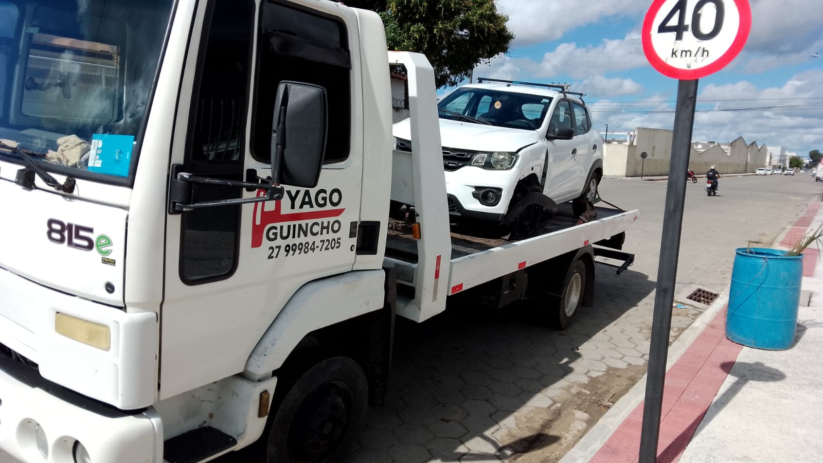 Transporte de veículo com dano frontal
